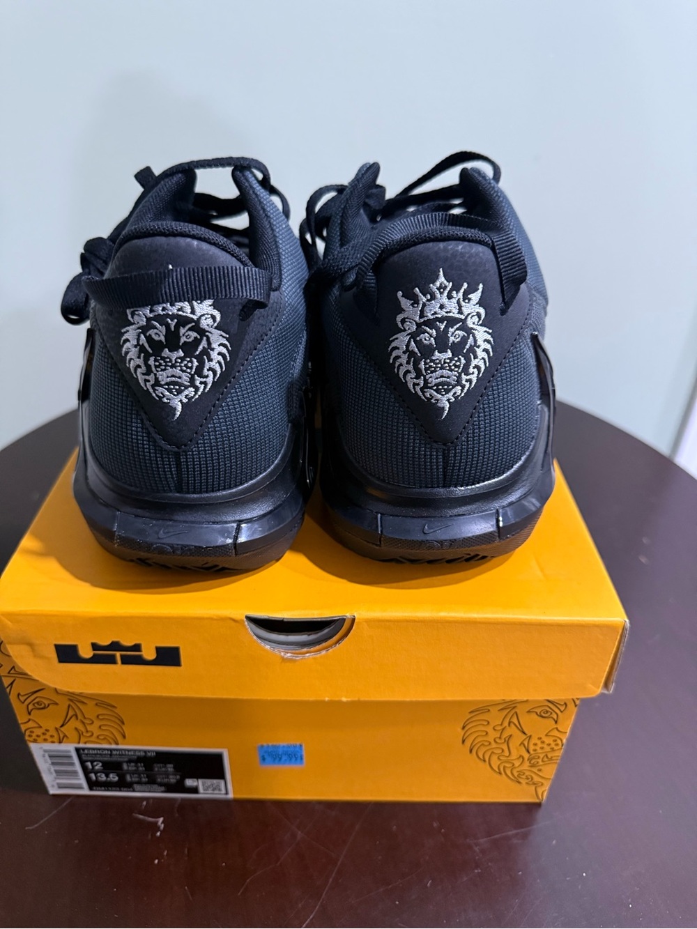 Nike LeBron Witness VII size 12 - Picture 3 of 7